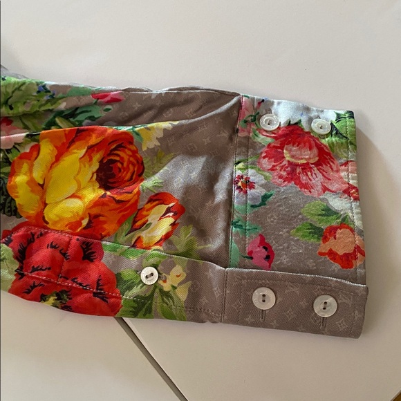 Louis Vuitton Floral Silk Short and blouse sets - Picture 10 of 17